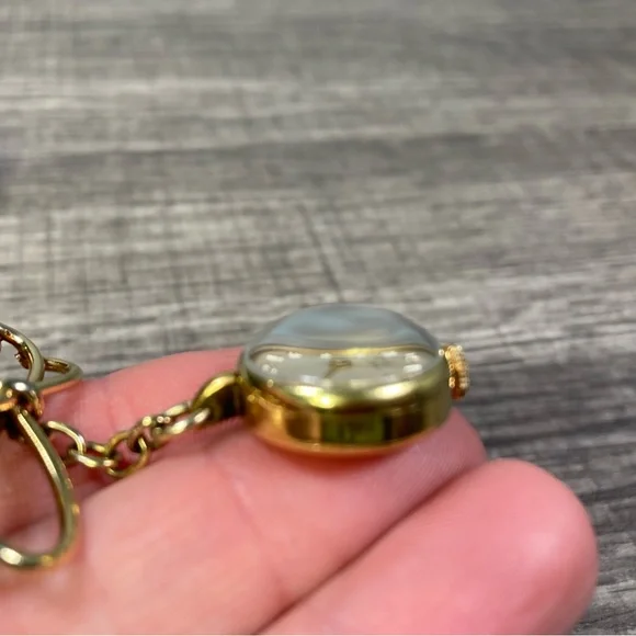 Ladies 1950’s 17 Jewel Designer Swiss Gold Bow Brooch Watch Signed